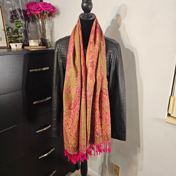 Gold, pink, floral, paisley, reversible, authentic pashmina scarf. - Picture 11 of 16